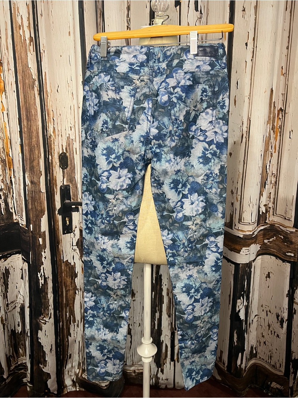 UNIQUE Buffalo David Bitton Blue Floral Skinny Jeans - Picture 3 of 8